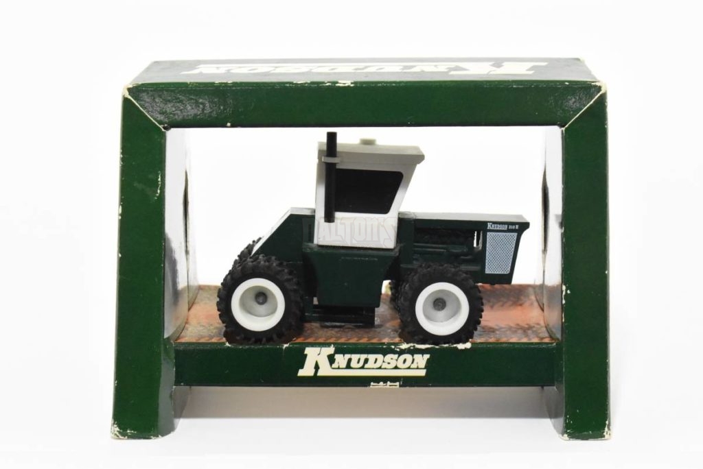 1/64 Knudson 310H Hillside 4Wd Tractor With Duals - Daltons Farm Toys