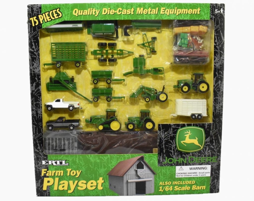 1/64 John Deere 75 Piece Barn Playset With 8410T & 7800 Tractors