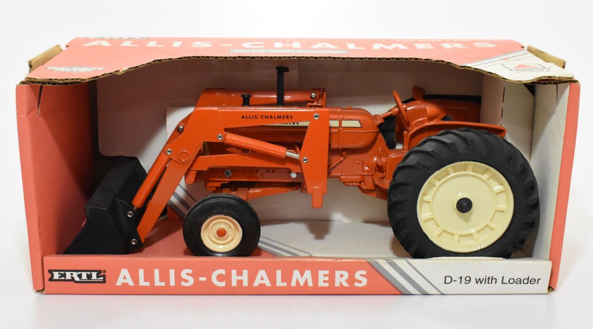 1/16th Allis Chalmers D-19 Tractor with Allis Chalmers Loader - Daltons ...