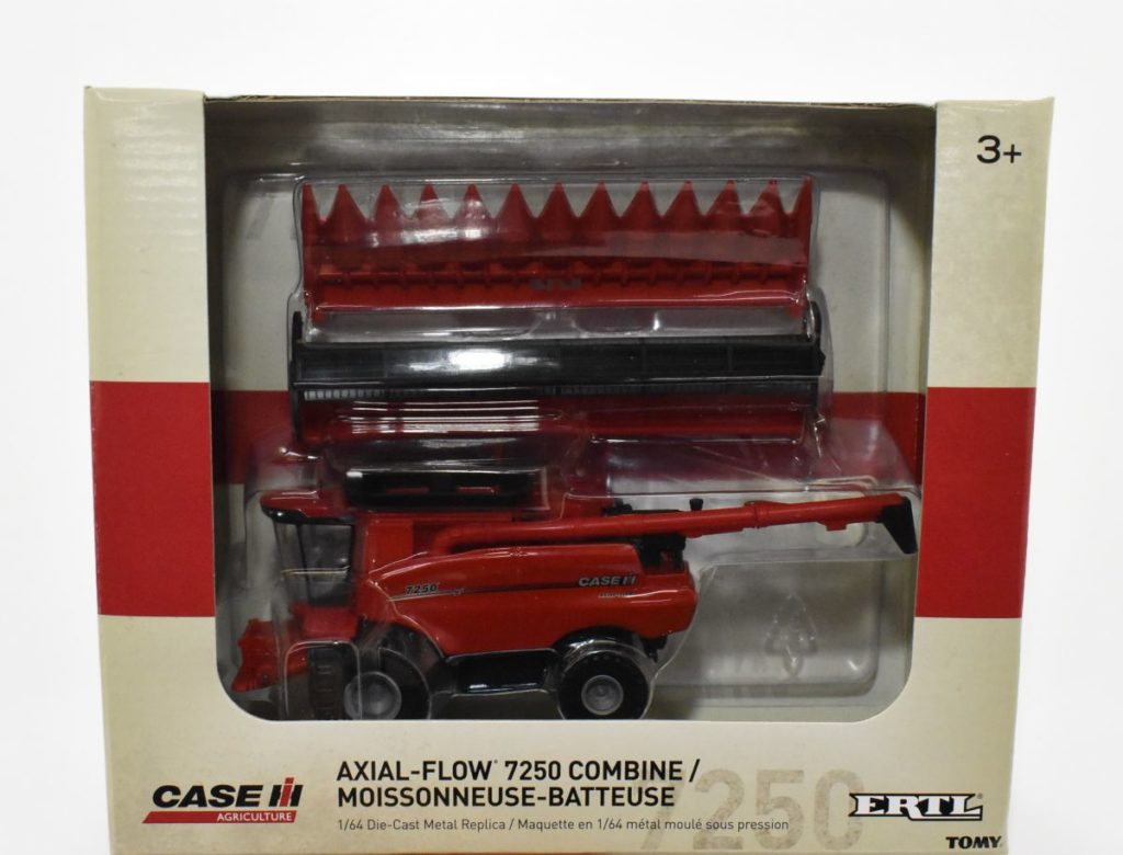 1/64 Case IH 7250 Combine with Corn & Grain Head Daltons Farm Toys