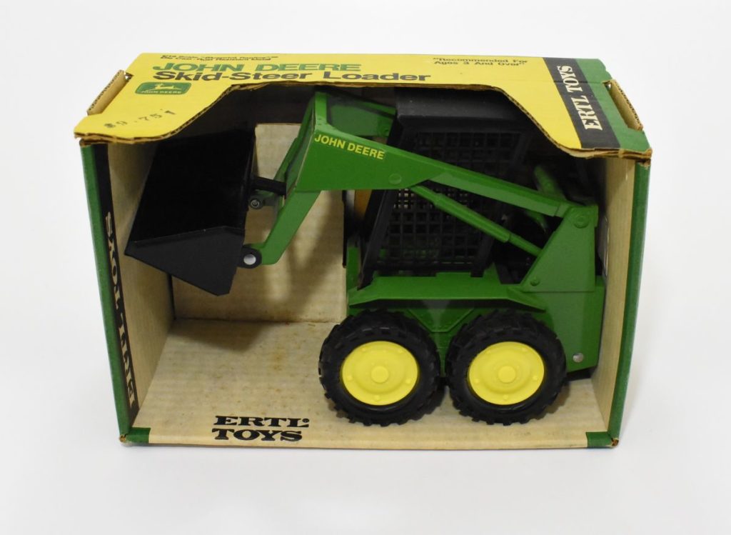 1/16 John Deere Old Style Green Skid Steer Loader Daltons Farm Toys