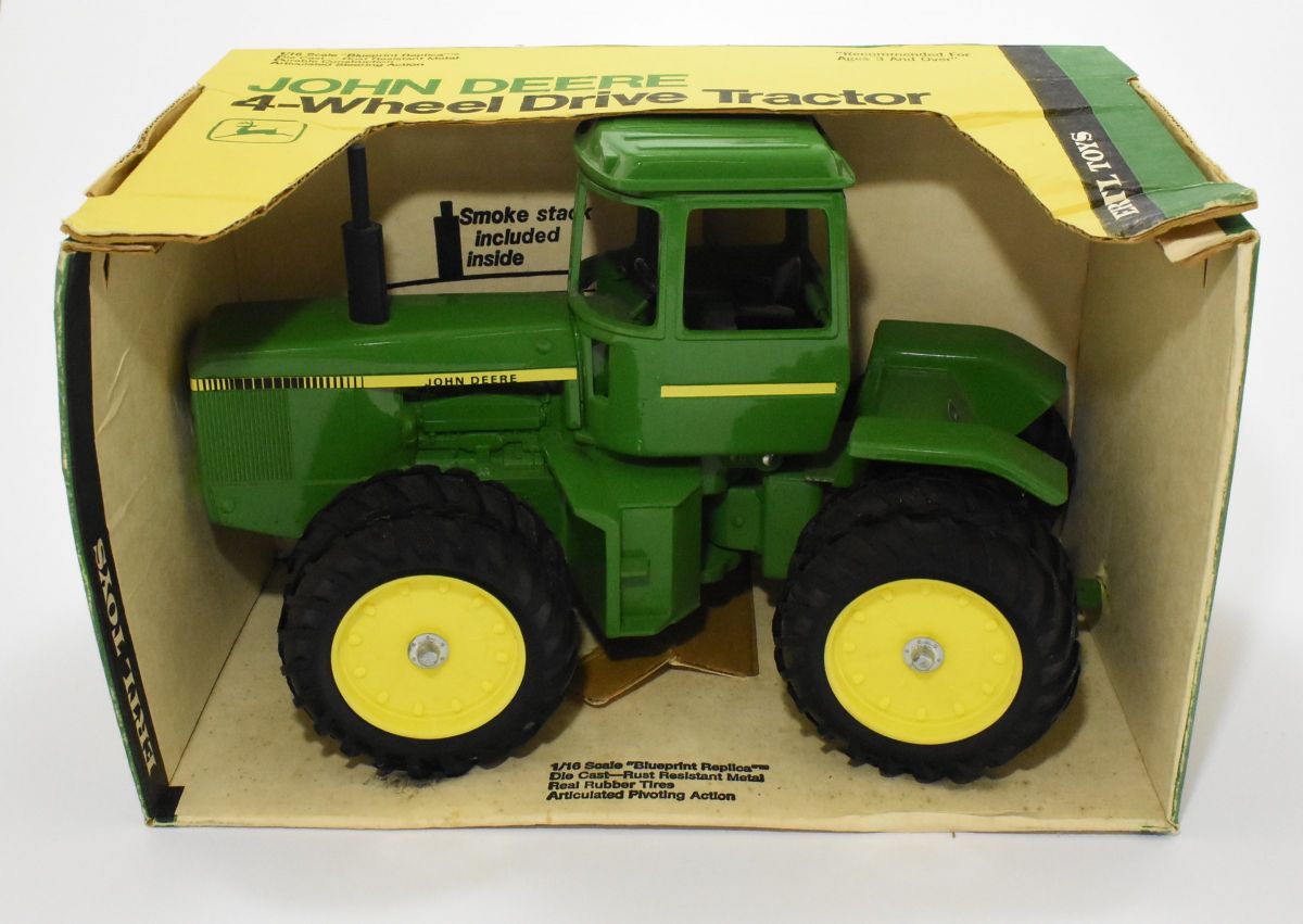 John Deere 4 Wheeler Tractor ertl (RAE) John Deere 4 Wheeler Tractor ertl (RAE)