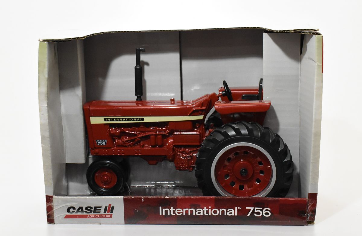 1/16 International Harvester 756 Tractor - Daltons Farm Toys