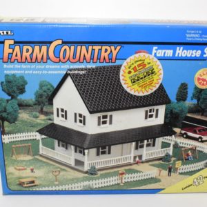 1/64 Farm Country 2 Story House Playset