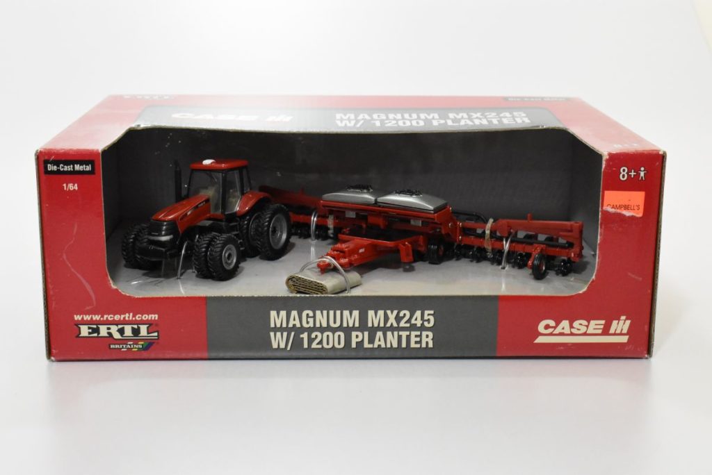 1/64 Case IH MX245 Tractor With 16 Row Model 1200 Planter Set Daltons