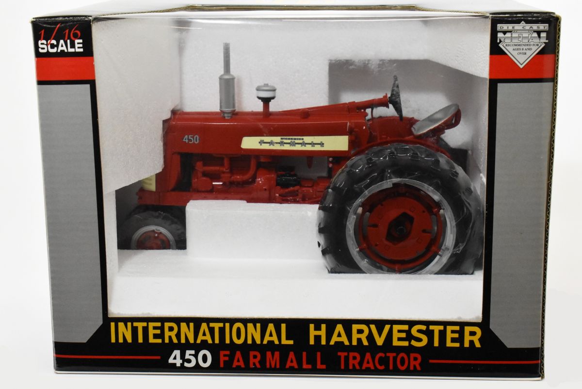 Farmall 450  die-cast model tractor SpecCast 1-16 