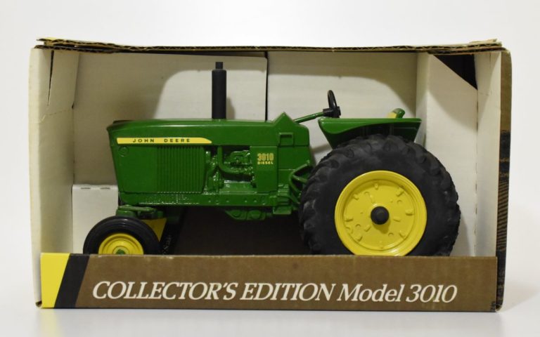 1/16 John Deere Model 3010 Diesel Tractor With Wide Front - Daltons ...