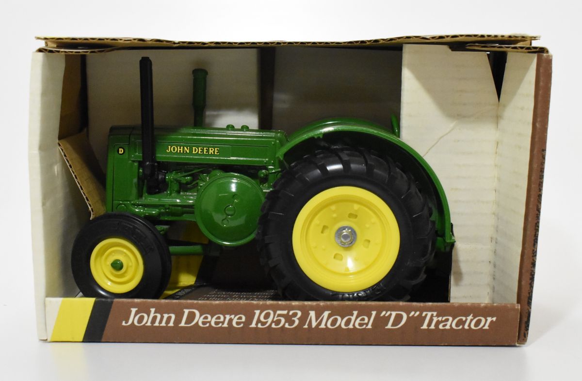 John Deere Model D Tractor On Rubber Daltons Farm Toys