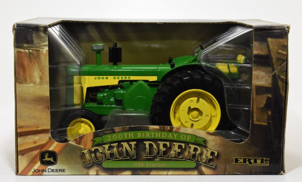 1/16 John Deere 830 Diesel Tractor, 200th Birthday Edition - Daltons