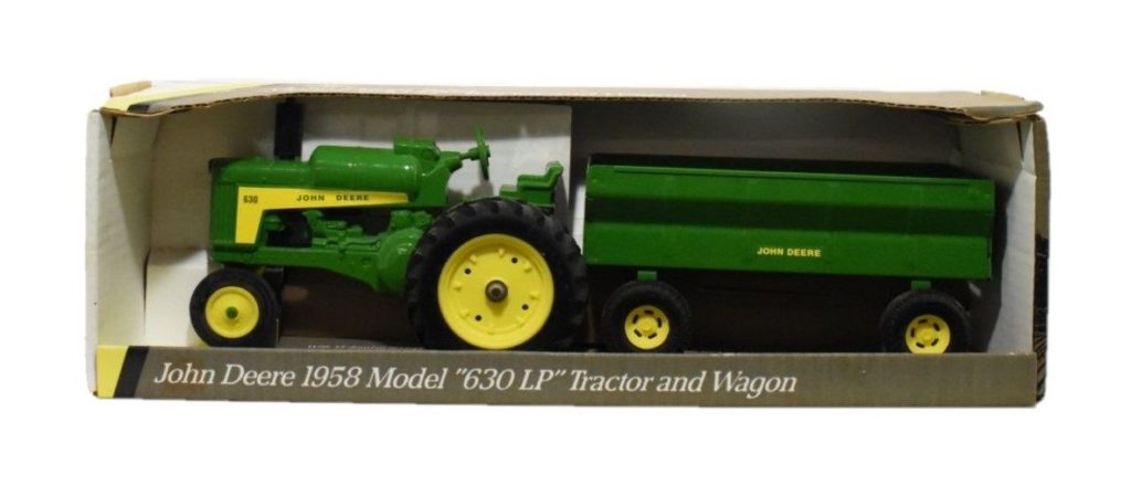 ERTL, JOHN DEERE 630 Voie Large, échelle 1/16, ERT45859
