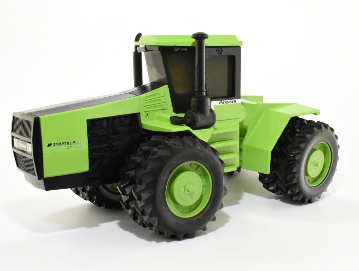 steiger toy tractors 1 16