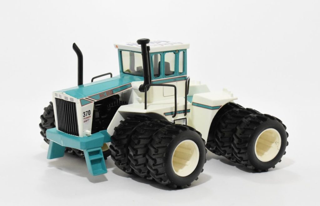 1/32 Big Bud 370 Bafus Blue Tractor W/ Triples Spokane AG Expo Edition