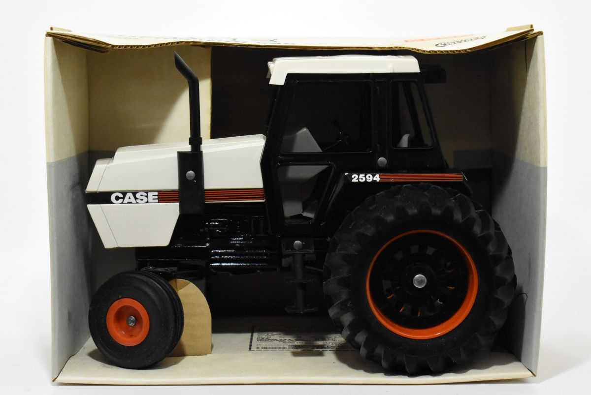 Case 2594 With Duals 175th Anniversary Gold Edition By Ertl  ! 