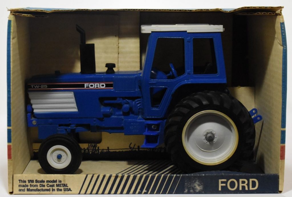 1/16 Ford TW-25 Tractor With No Duals - Daltons Farm Toys