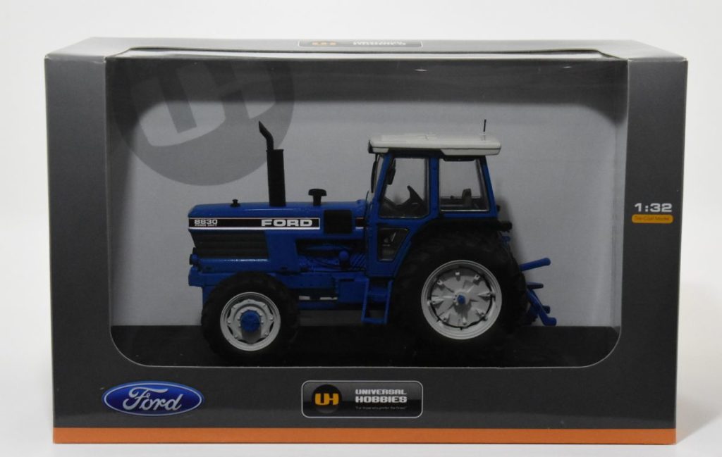TRACTEUR BRITAINS FARM 9527 Ford 5000 original années 1970 dans sa
