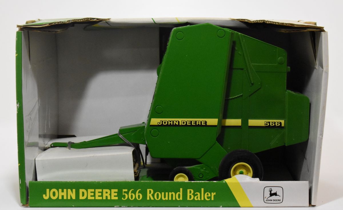 1 16 John Deere 566 Round Baler Daltons Farm Toys