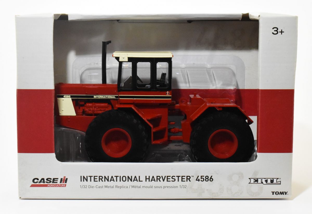 Case International Harvester 4586 4WD 1/64 Scale Die-Cast Metal Replica Ertl Toy 