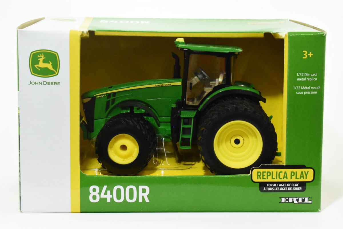 1/32 John Deere 8010 4WD 2018 National Farm Toy Museum Select LP69413 45664a 