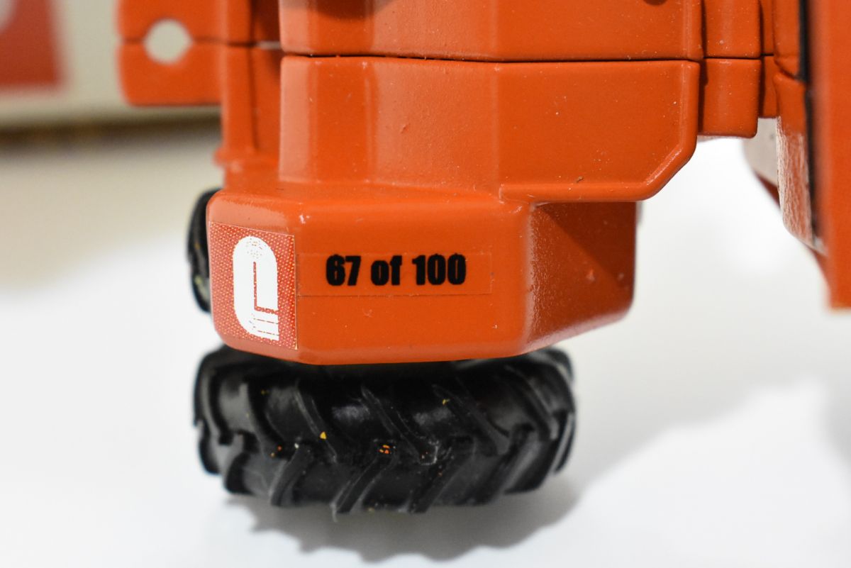 1/64 Co-Op Implements Cougar ll 4WD Tractor W/ Duals 6th Annual Triple T Toy Show Edition - Image 4