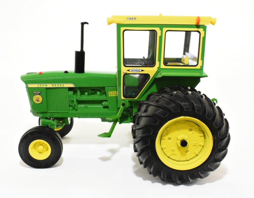1/16 John Deere 4020 Diesel Tractor With Hiniker Cab & Duals, Iowa FFA