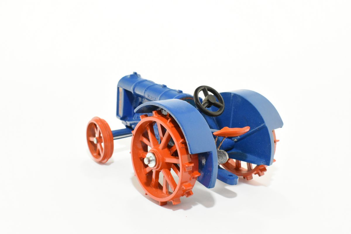 1/16 Fordson Blue & Orange Tractor With Steel Wheels Daltons Farm Toys