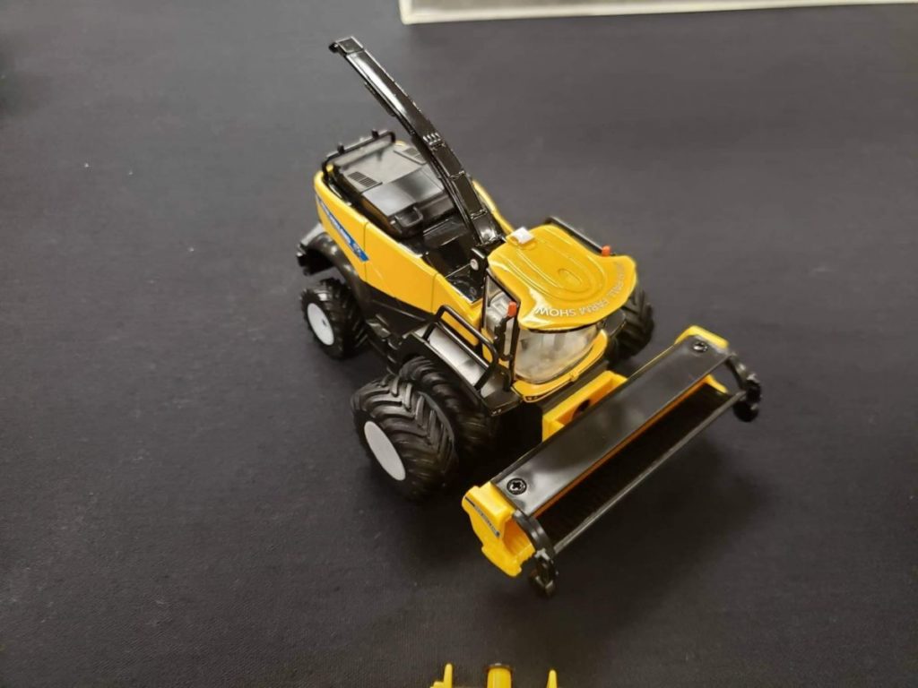 1/64 New Holland FR920 Self Propelled Forage Harvester With Duals, 2019 ...