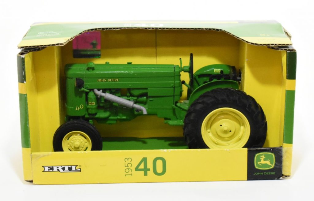 116 John Deere Model 40 Tractor Daltons Farm Toys