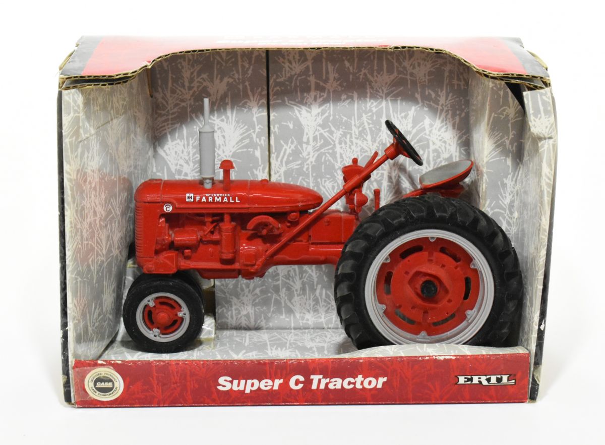 1/16 International Harvester Farmall Super C Tractor With Narrow Front