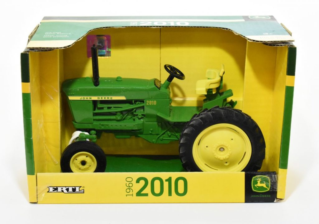 1/16 John Deere 2010 Tractor Daltons Farm Toys