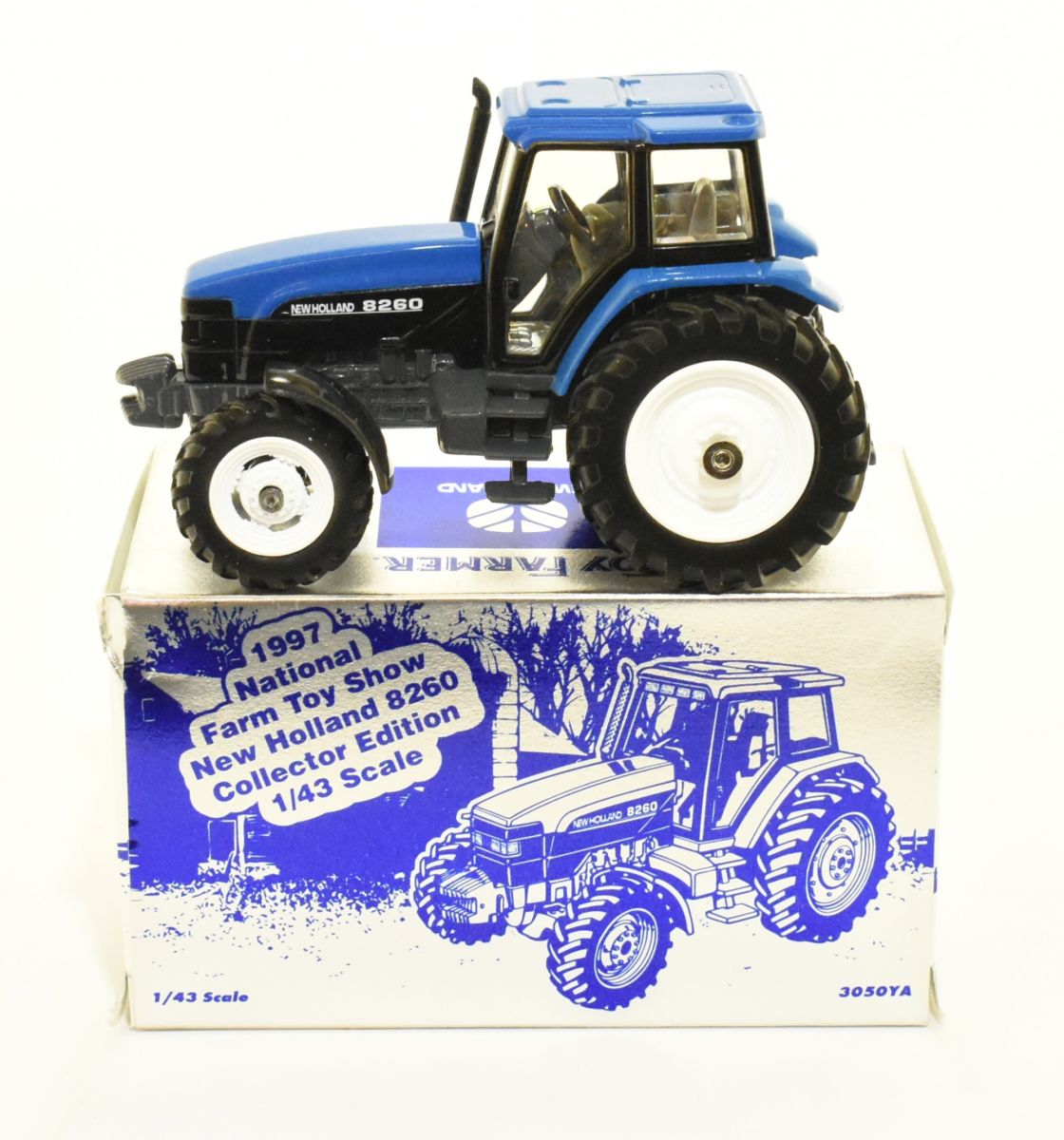 1/43 Holland 8260 Tractor With Front Wheel National Toy Show Collector Edition - Daltons Farm Toys