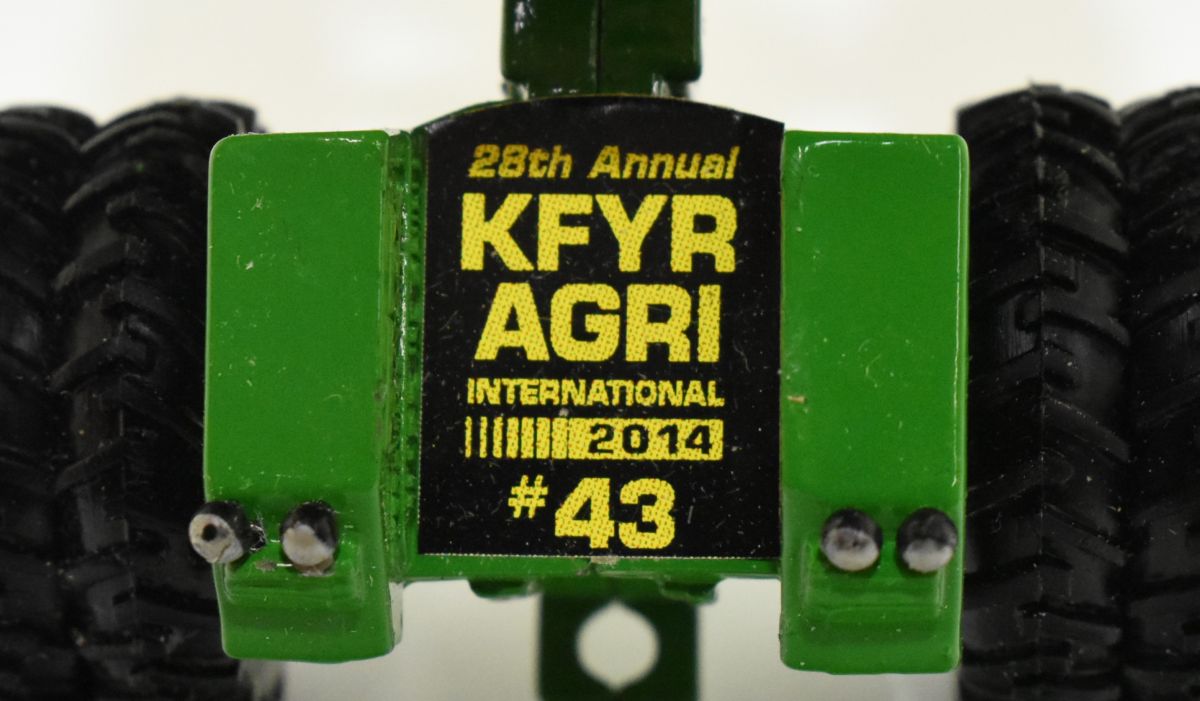 1/64 John Deere 8960 4WD Tractor With Duals, 2014 KFYR Agri International - Image 3