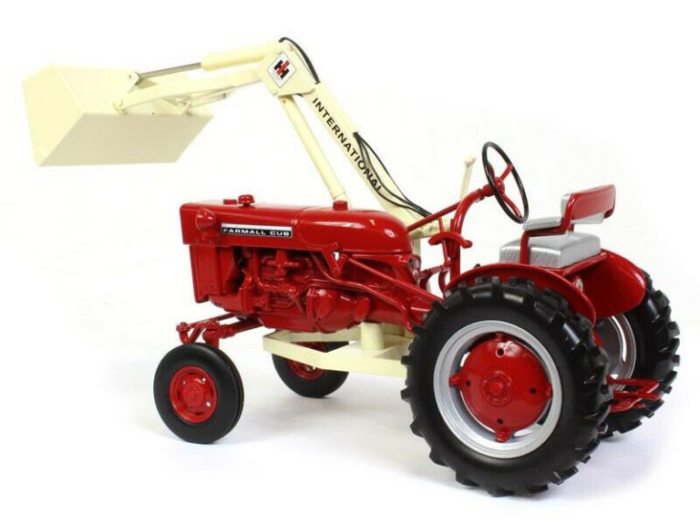 1/16 1977 IH Farmall Cub With One Arm Loader Daltons Farm Toys