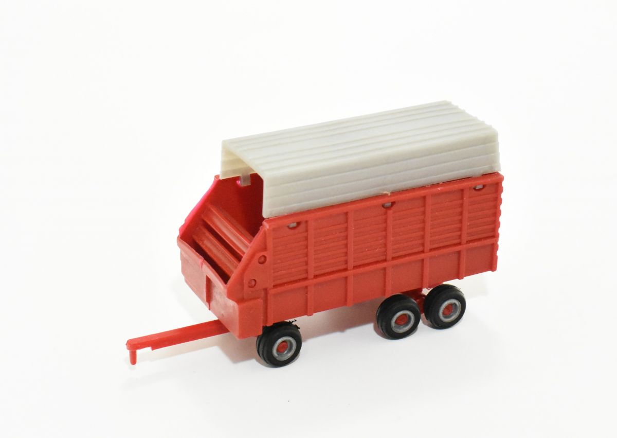 1/64 Tandem Axle Forage Wagon, Red & Silver - Daltons Farm Toys