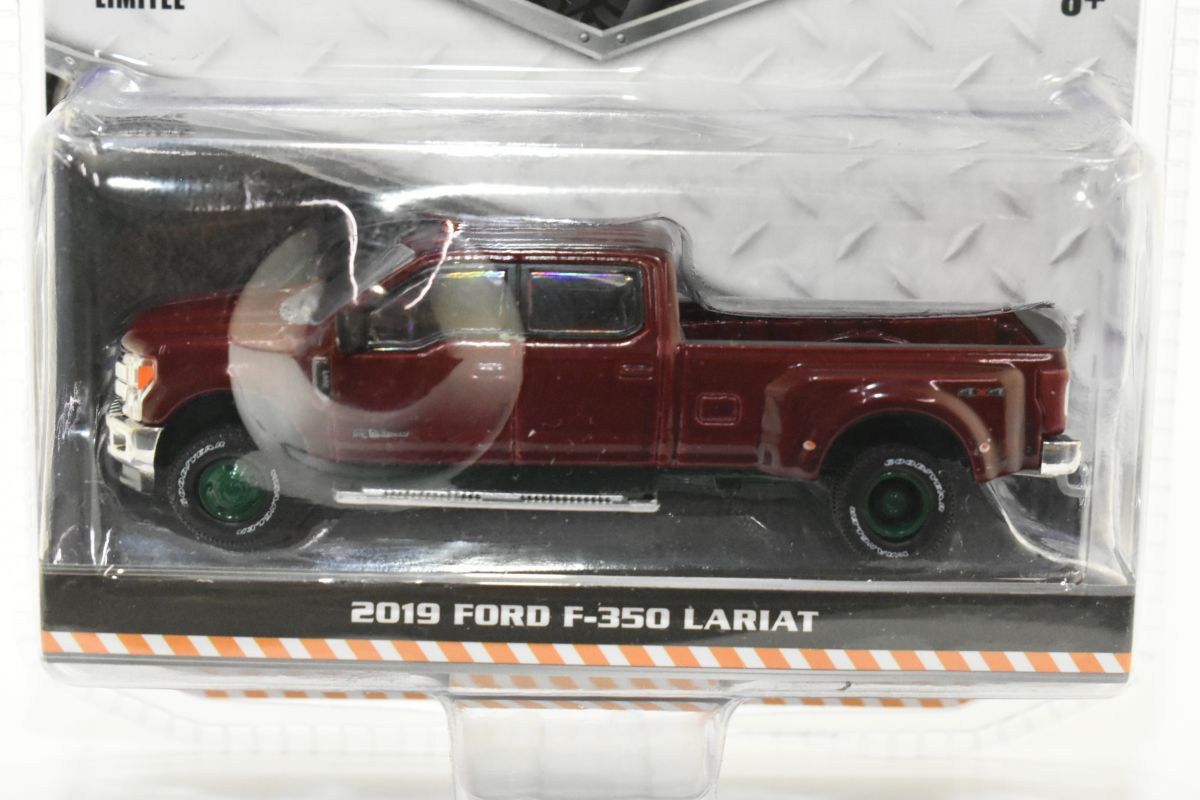 1/64 2018 Ford F-350 King Ranch Dually Pickup Truck Maroon, Dually