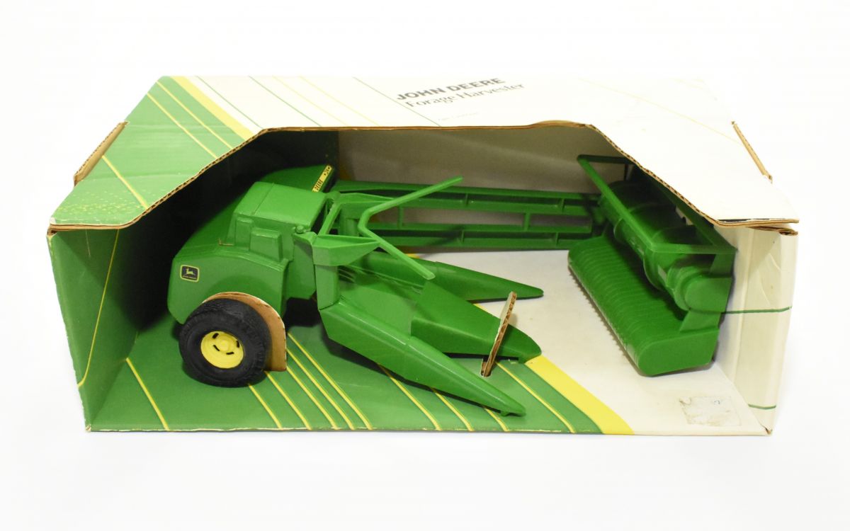 116 John Deere Forage Harvester With Green Head And Spout Daltons Farm Toys 9171