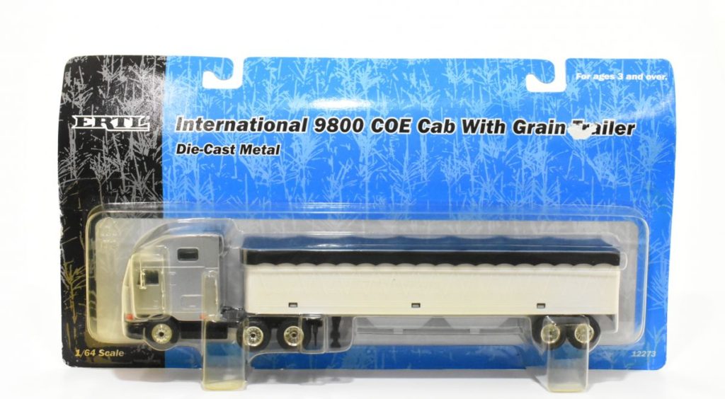 1/64 International 9800 COE Cab Semi With Grain Trailer - Daltons Farm Toys