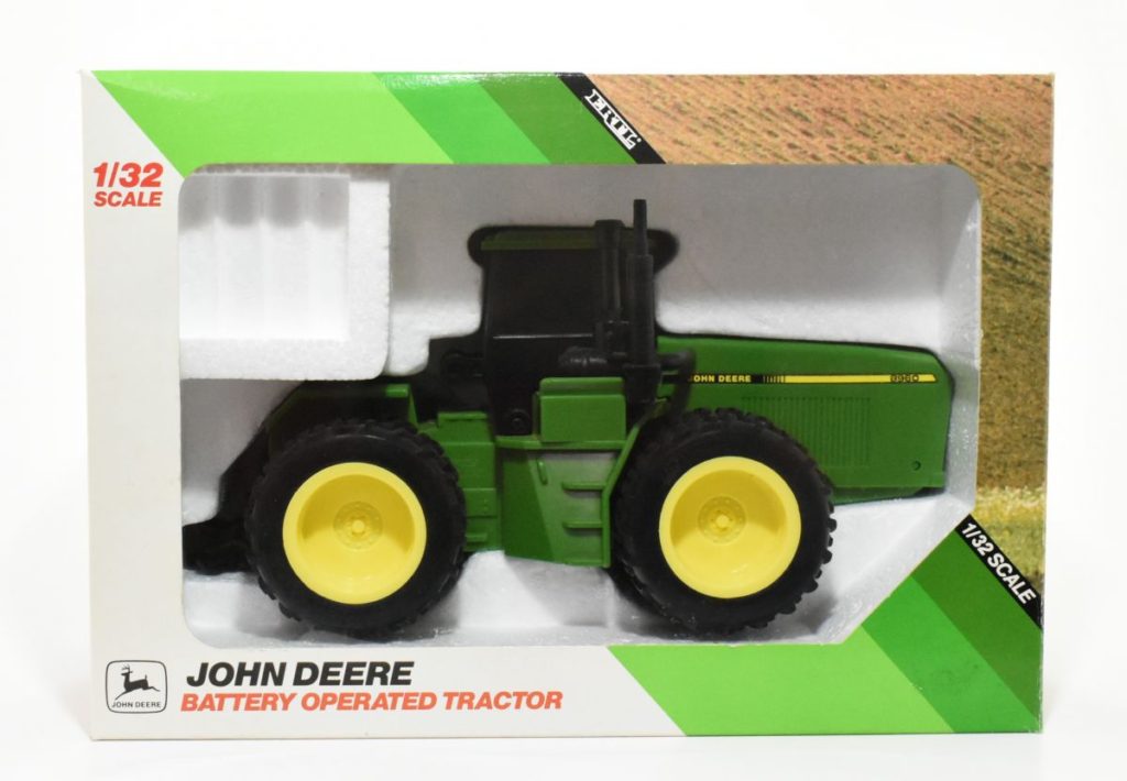 1/32 John Deere 8960 Battery Operated Tractor - Dalton's Farm Toys