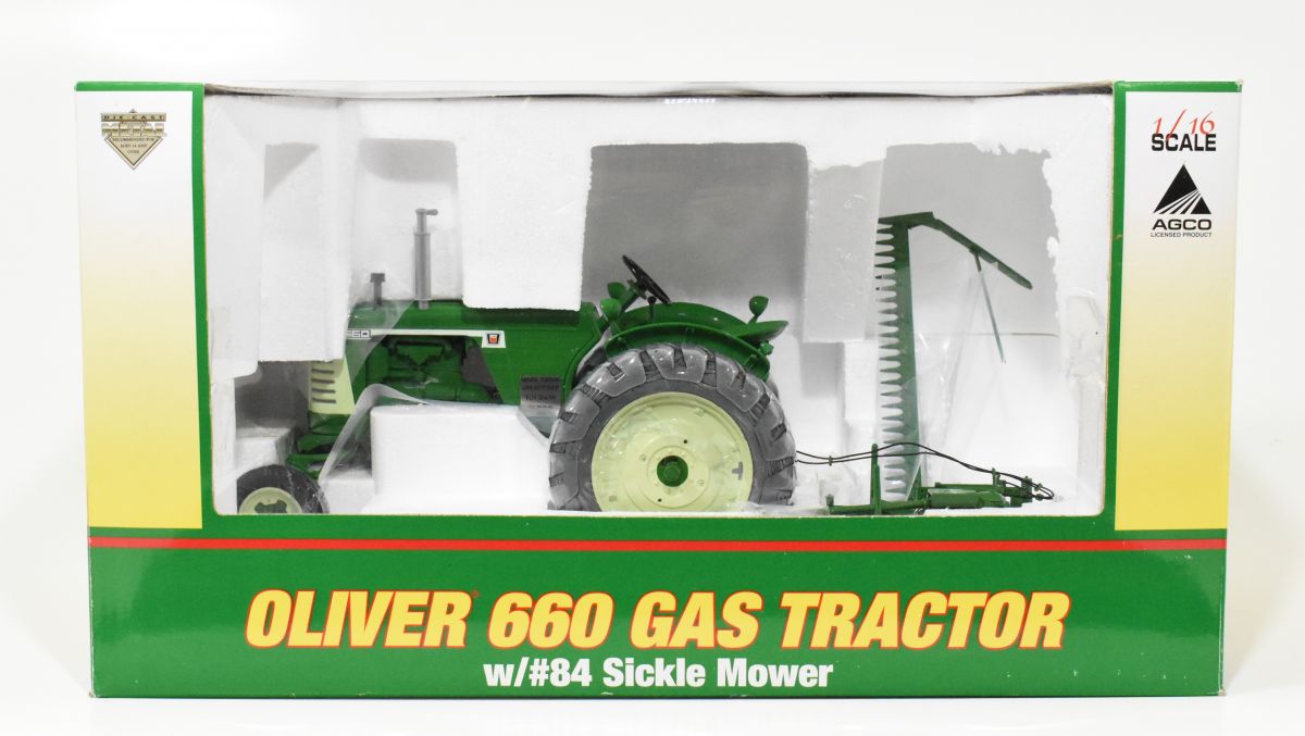 1:16 SpecCast OLIVER Model 660 Tractor w/SPRING TOOTH HARROW HIGH DETAIL NIB! 
