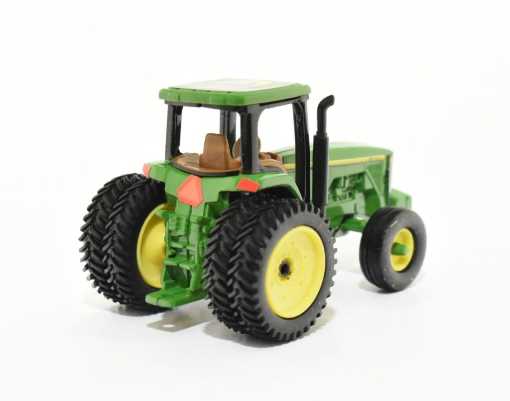 1/64 John Deere 8100 Tractor With Dual Rear Wheels, 1997 People With A