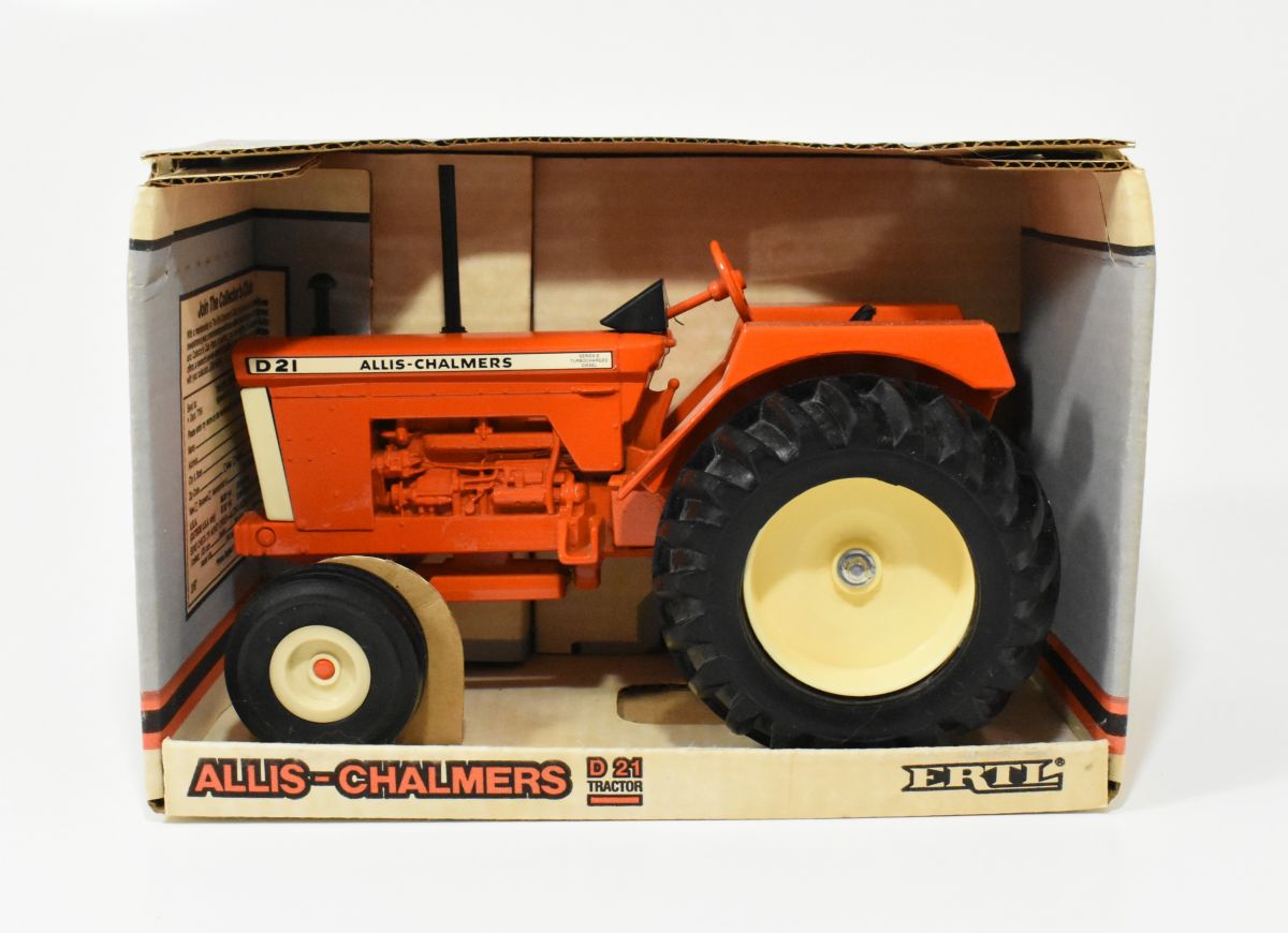 1/16 Allis Chalmers D-21 Tractor - Daltons Farm Toys