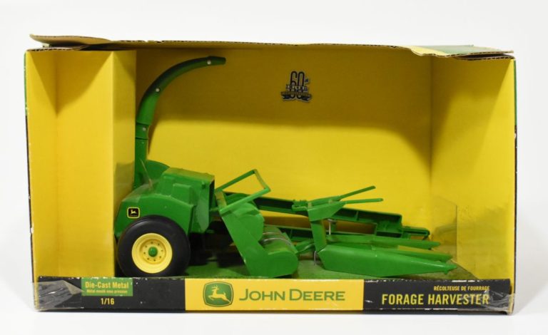 1/16 John Deere Forage Harvester, Newer Version With Large Tires
