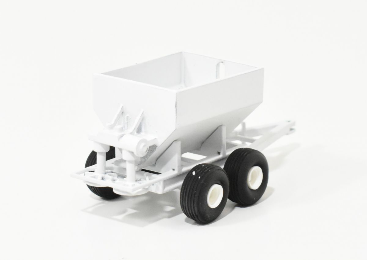 1/64 Custom Tandem Axle Fertilizer Spreader, White - Image 2