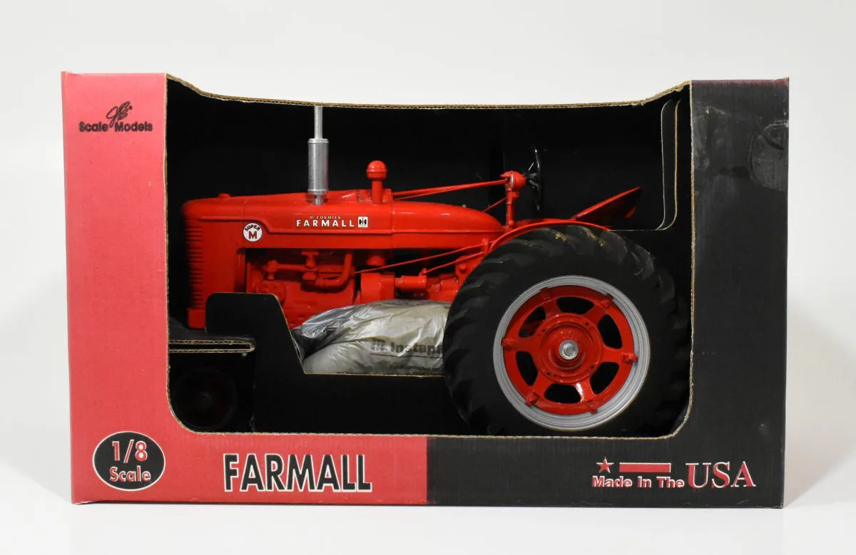 ミニカー　アメリカントラクター　McCORMICK FARMALL 1/16 IH McCormick Farmall 1959-1963 Cub, 3rd in Series