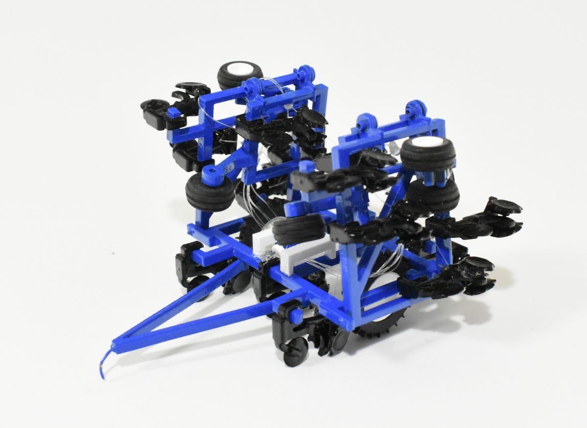 1/64 Custom Blue Jet 17 Knife Anhydrous Applicator With Folding Wings - Image 3