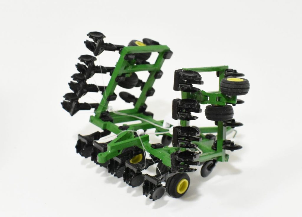 1/64 Custom 13 Knife Pull Type Anhydrous Applicator With Folding Wings ...