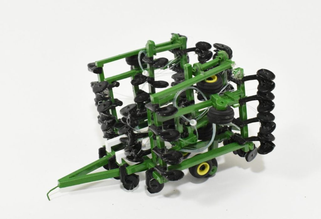 1/64 Custom 23 Knife Pull Type Anhydrous Applicator With Folding Wings ...