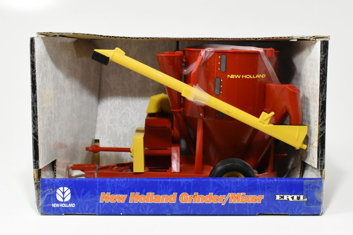 1/16 New Holland Grinder Mixer Mill, New Style Daltons Farm Toys