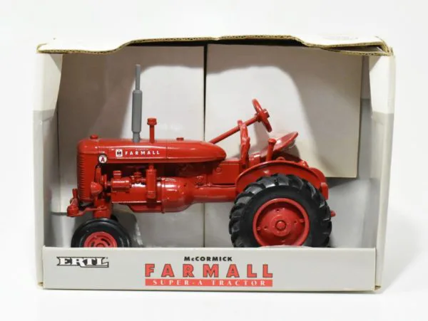 1/16 International Harvester Farmall Super A Tractor - Dalton's