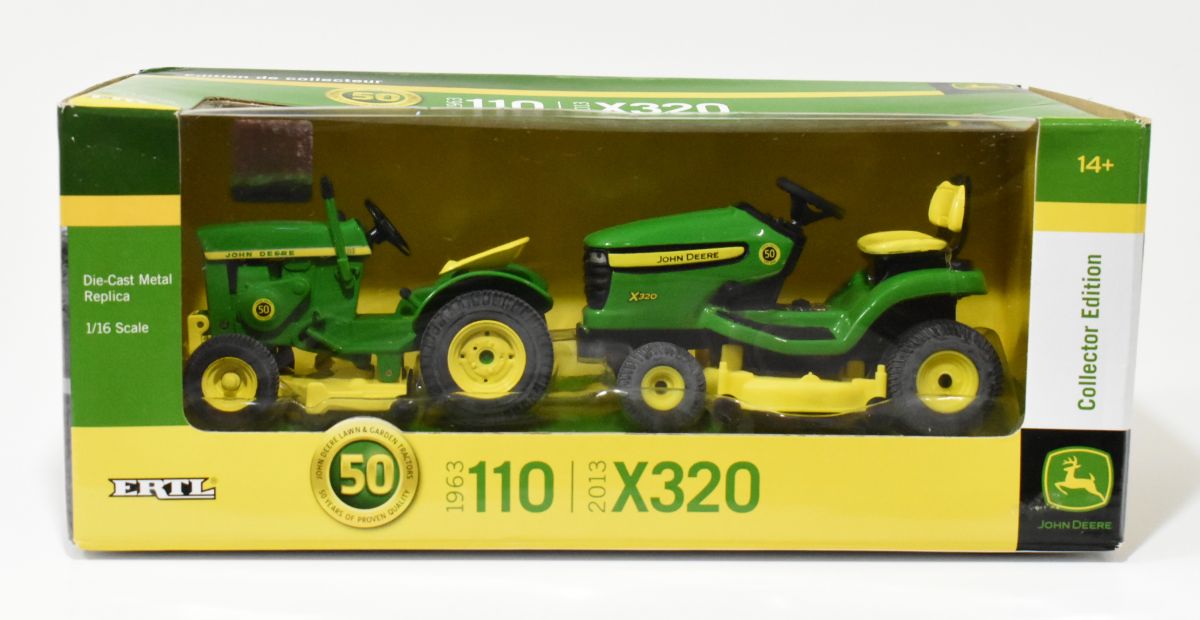 TBE45484 1/16 John Deere X320 Lawn Tractor Toy 