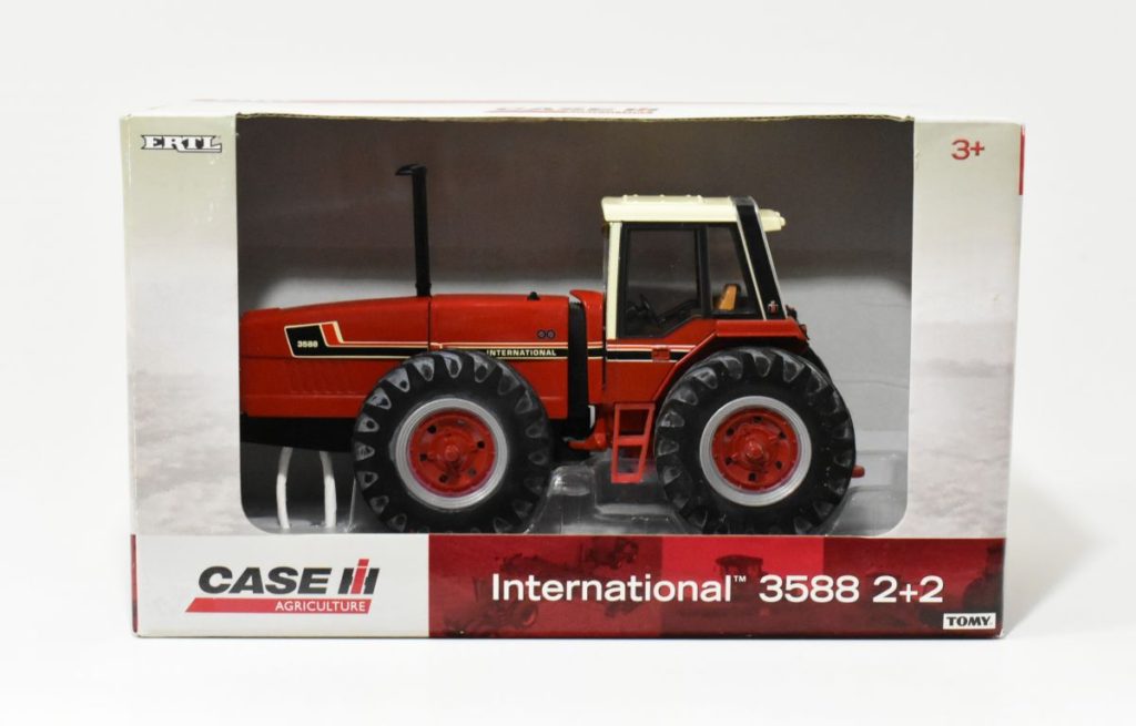 1/32 International Harvester 3588 2 +2 Tractor Daltons Farm Toys